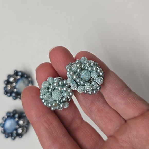 Lot Of Vintage Japan Beaded Clip On Earrings - Picture 3 of 5